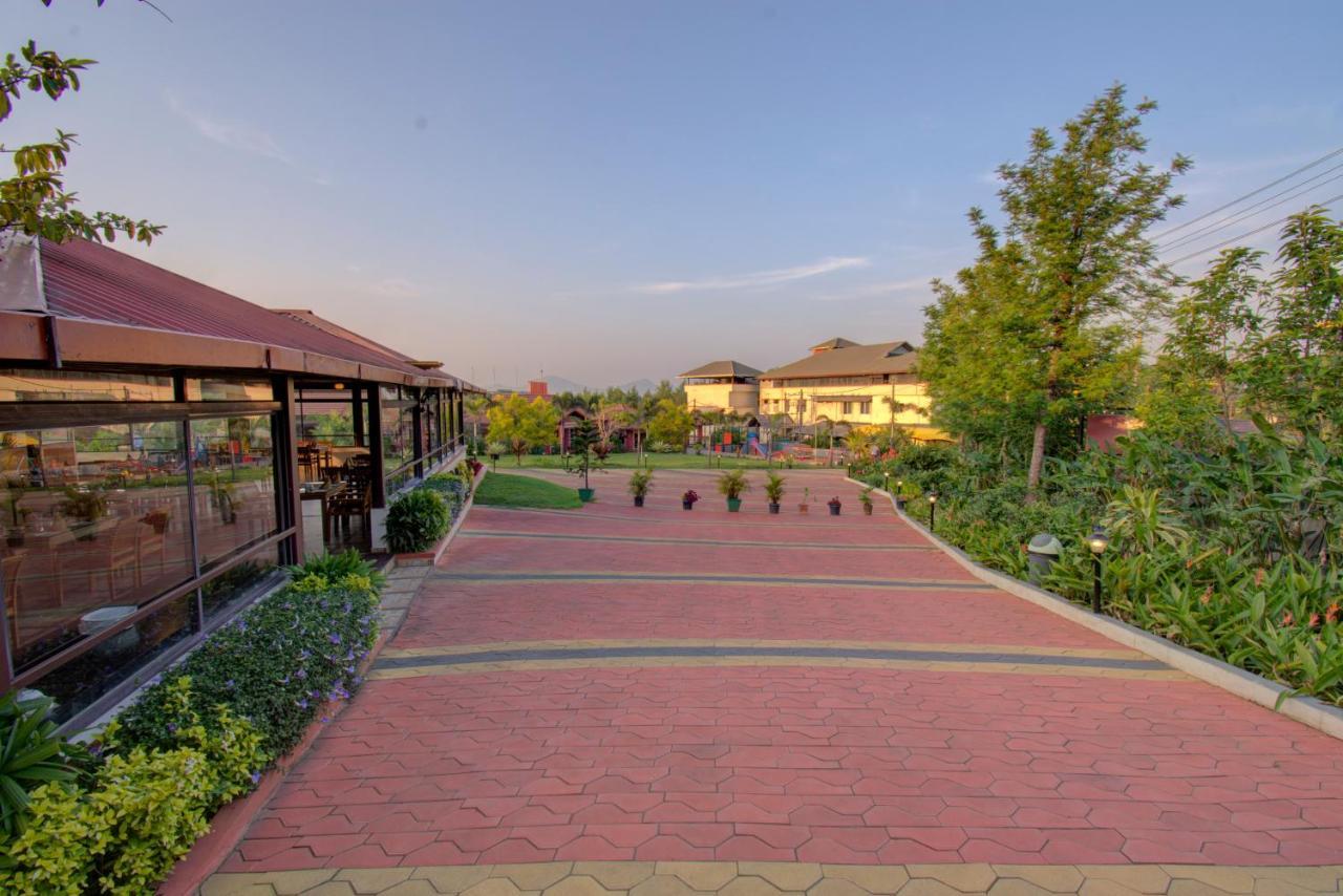 Woodstock Resorts Madikeri Exteriör bild